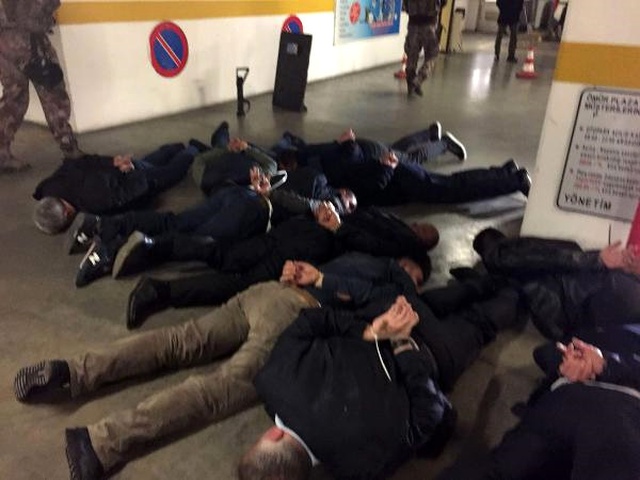 AVM'de Suikast Pazarlığı Yaparken Yakalanmışlardı! Operasyonun Görüntüleri Ortaya Çıktı