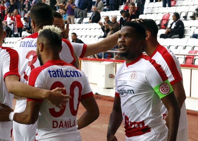 Antalyasporlu Samuel Eto'o, İç Sahadaki Maçlarda Rakipleri Affetmiyor