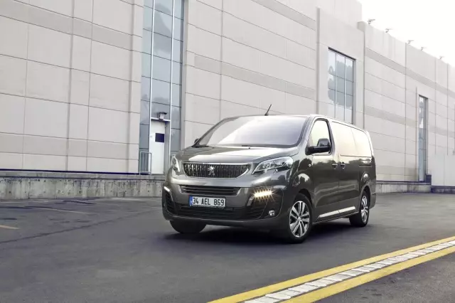 Peugeot'dan Yeni Expert Traveller