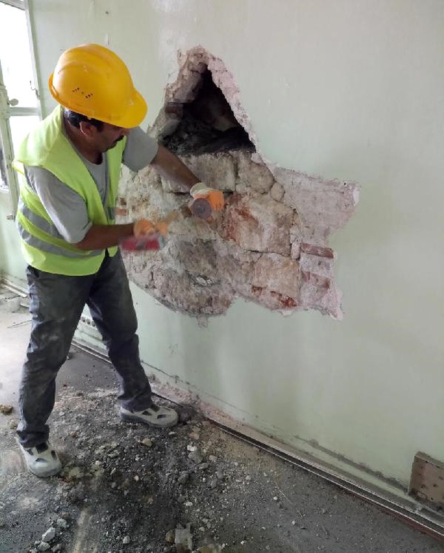 Antalya'nın En Eski Okulunda Gizemli Keşif: Gizli Bir Bölme Bulundu