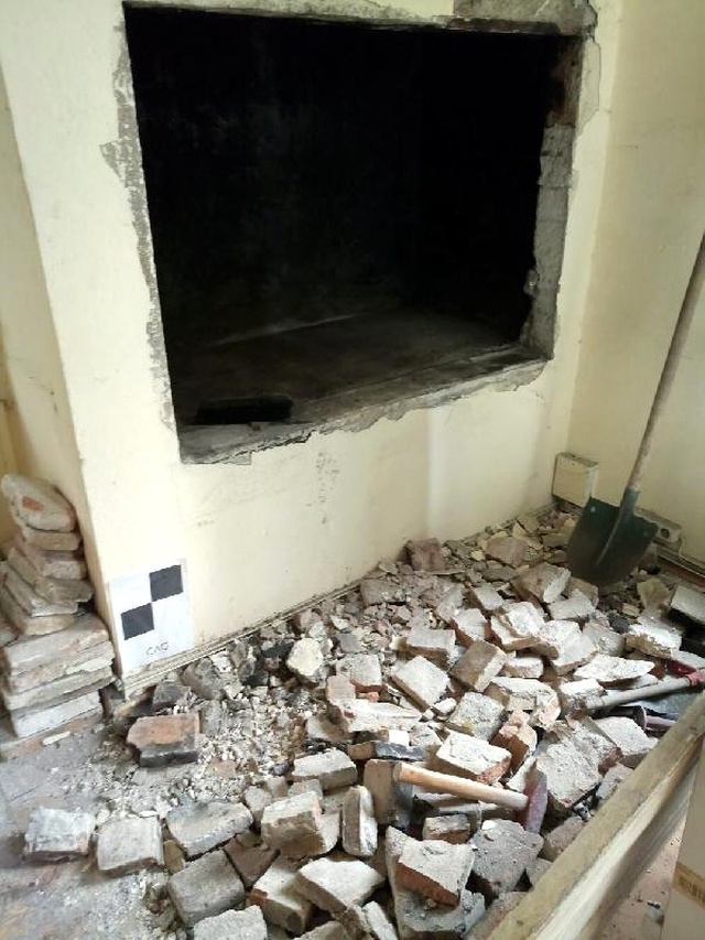 Antalya'nın En Eski Okulunda Gizemli Keşif: Gizli Bir Bölme Bulundu