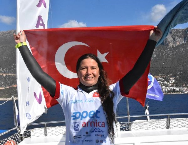 Derya Can'dan Atatürk Anısına Dünya Rekoru