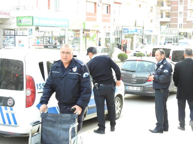 Evinin Banyosunda Doğum Yaptı, Bebeğini Apartman Boşluğuna Attı