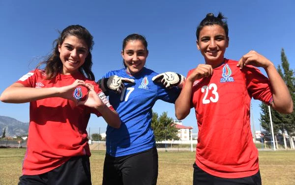 Kadın Futbolunun Genç Yıldızları, Azerbaycan Milli Takımını Tercih Etti
