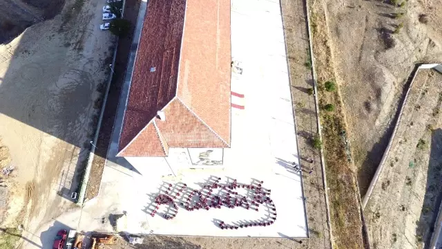 Tosya Kız İmam Hatip Lisesi Öğrencileri, Atatürk İmzalı Koreografi Oluşturdu!