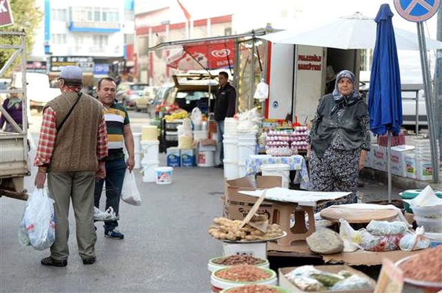 Türkiye Ata'sına Ağlıyor! Saat 9'u 5 Geçe, Tüm Ülkede Hayat Durdu