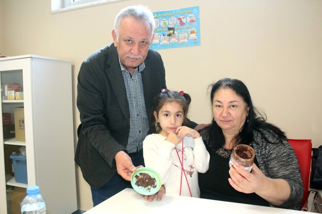 Dünyaca Ünlü Markanın Çikolata Kavanozundan Ne Olduğu Anlaşılamayan İğrenç Bir Şey Çıktı