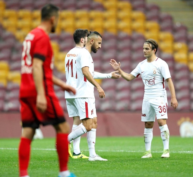 Galatasaray, Hazırlık Maçında Ümraniyespor'u 3-2 Mağlup Etti