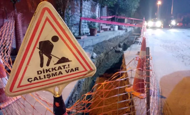 Şişli'de Kazı Yaparken Kemik Parçası Bulan BEDAŞ Ekipleri: Kelle Paça Yaparız