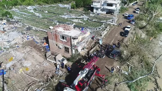 Hortum Faciasını Gözyaşlarıyla Anlattı: Allah'ım Koru Bizi Derken Kafamıza Tavan Çöktü