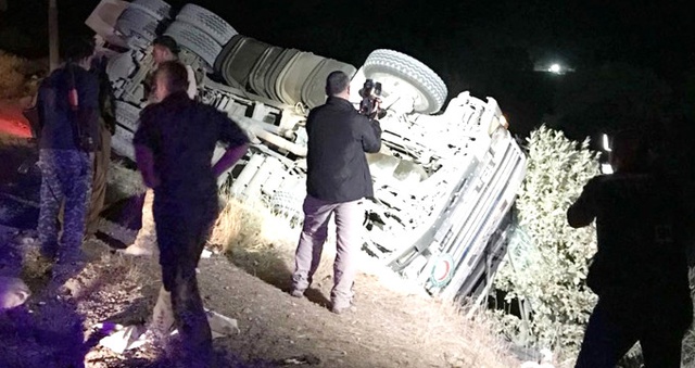 Başbakanlığa Bağlı AFAD TIR'ı Irak'ta Devrildi: 2 Yaralı