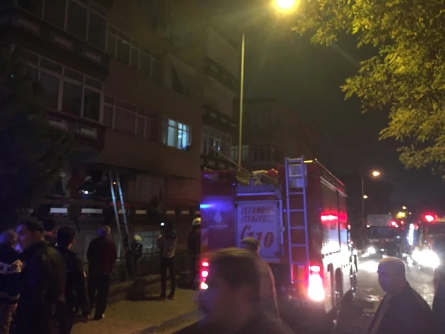 Evini Yakıp Balkonda Bağıran Alkollü Vatandaş, Apartman Sakinlerini Çileden Çıkardı