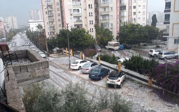 Mersin'e Yumurta Büyüklüğünde Dolu Yağdı, Hayat Felç Oldu!