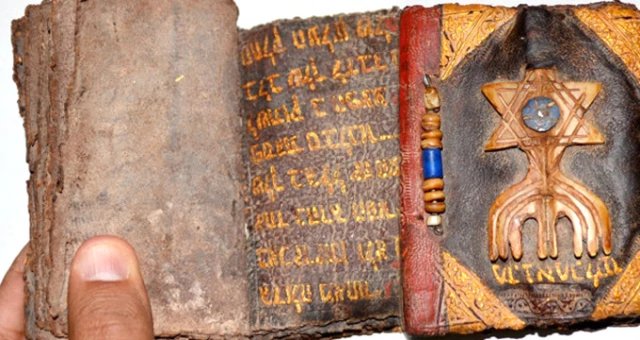 Muğla'da Altın Yazmalı Tevrat Ele Geçirildi