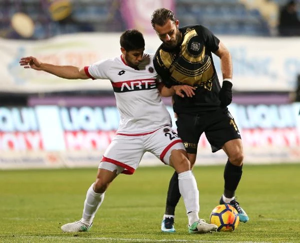 Osmanlıspor, Sahasında Gençlerbirliği'ni 2-0 Yendi