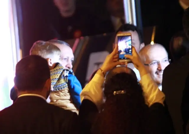 Erdoğan, Balıkesir'de 4 Yaşındaki Adaşıyla Fotoğraf Çektirdi