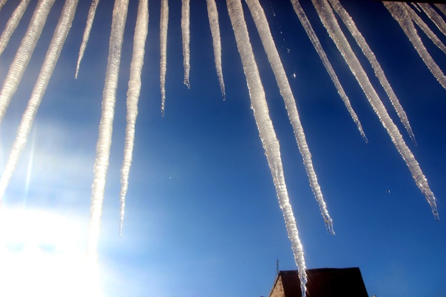 Erzurum Buz Tuttu! Termometreler -15'i Gösterdi