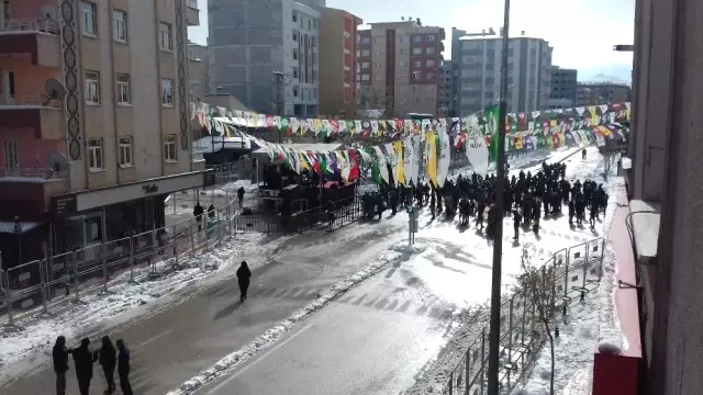 HDP'nin Van Mitingine Katılan Olmadı, Kemalbay Boş Meydana Hitap Etti