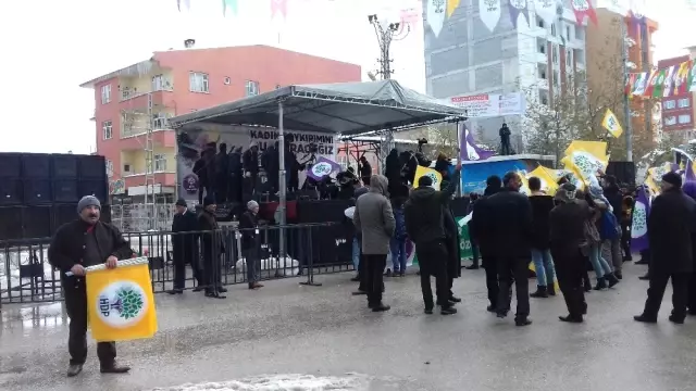 HDP'nin Van Mitingine Katılan Olmadı, Kemalbay Boş Meydana Hitap Etti