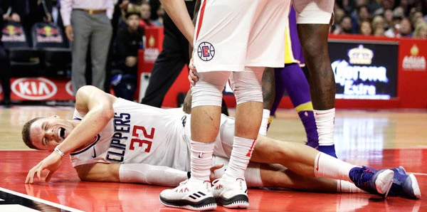 NBA'de Blake Griffin, Feci Sakatlık Sonrası 2 Ay Oynayamayacak