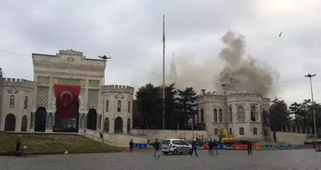 İstanbul Üniversitesi Beyazıt Yerleşkesinde Yangın Çıktı!