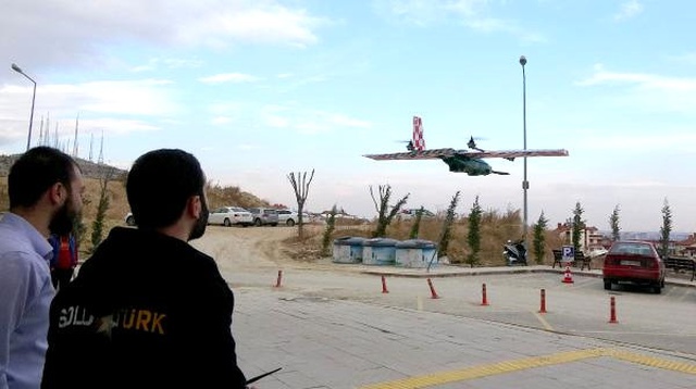 Üniversiteli Öğrenciler, Dikine İniş - Kalkış Yapan İHA Geliştirdi