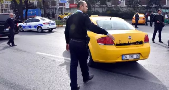 Vatan Caddesi'nde Polis İki Şüpheliyi Arıyor, Taksiler Tek Tek İnceleniyor