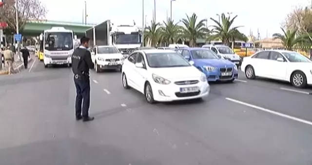 Vatan Caddesi'nde Polis İki Şüpheliyi Arıyor, Taksiler Tek Tek İnceleniyor