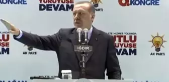 Cumhurbaşkanı Erdoğan, Sürekli Slogan Atıp Sözünü Kesen AK Gençliği Azarladı