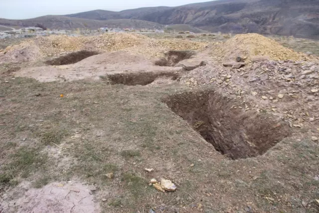 Konya'da Definecilerin Açtığı Çukurlar, Mahalleliyi isyan Ettirdi