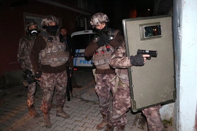 Adana'da DEAŞ Operasyonu: 12 Suriyeliye Gözaltı