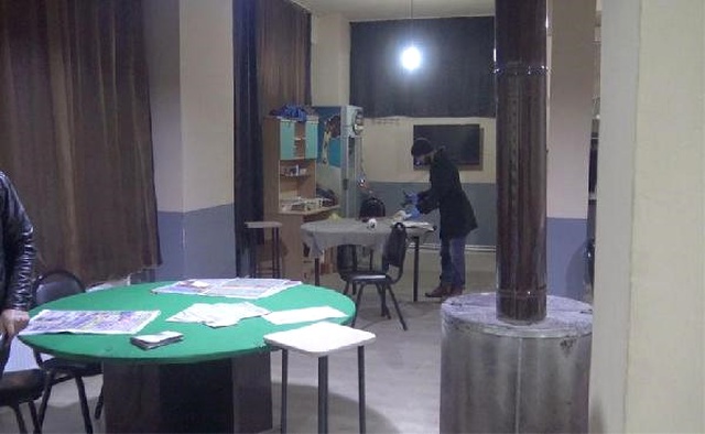 Kahvehane İşletmecisi, Müşterilerinin Gözü Önünde Kafasına Sıktı