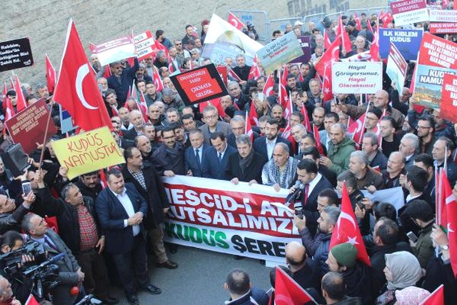 ABD Başkonsolosluğu Önünde