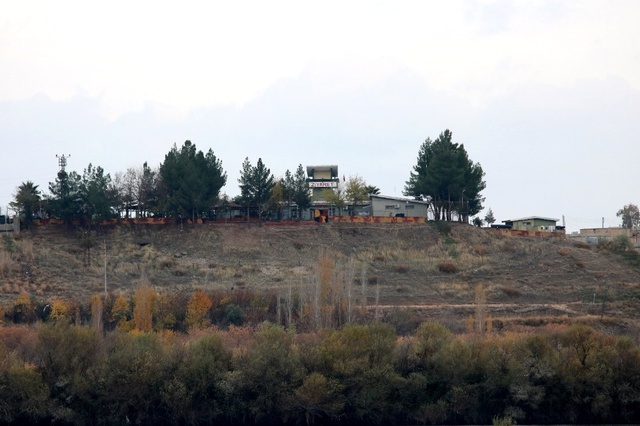 YPG, Fırat Kıyısında Karakollar Kurdu