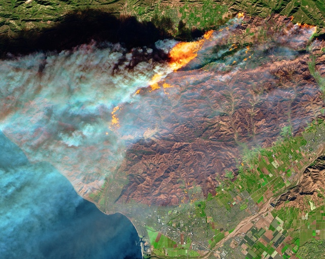 <a class='keyword-sd' href='/nasa/' title='NASA'>NASA</a> Astronotu <a class='keyword-sd' href='/california/' title='California'>California</a>'daki Tarihi Yangını Uzaydan Görüntüledi