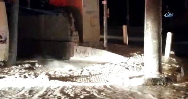 Yer Altı Kabloları Yandı, Dumanlar Vatandaşlara Büyük Panik Yaşattı