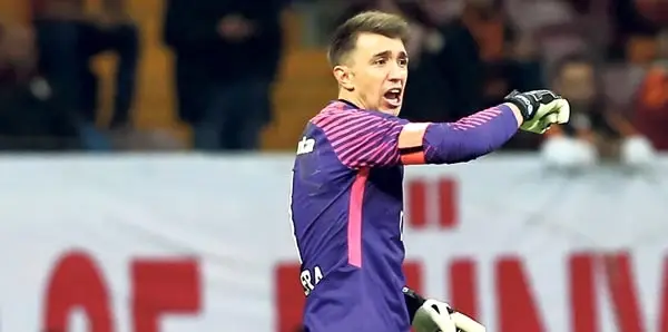 Akhisar Maçında Hatalı Gol Yiyen Muslera, Günah Çıkardı