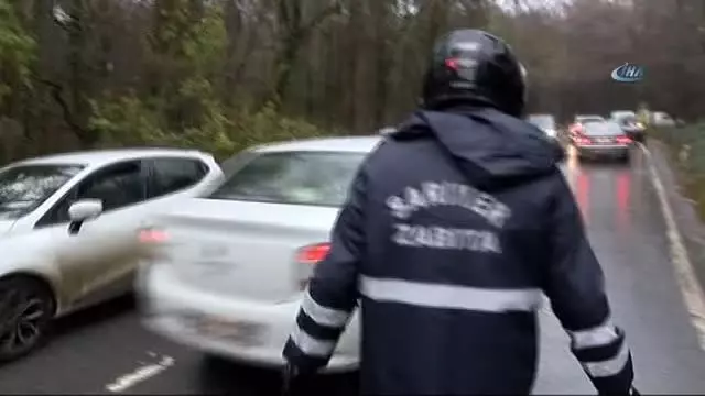 İstanbul'da Beton Mikseri Devrildi, Faciadan Dönüldü