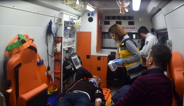 Havalimanı Personelini Taşıyan Servis Aracı Kaza Yaptı: 8 Yaralı