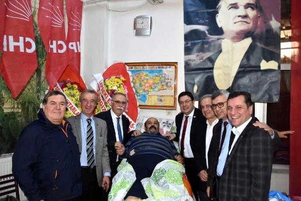 Sedyeyle Katıldığı Kongrede, Yeniden CHP İlçe Başkanı Seçildi