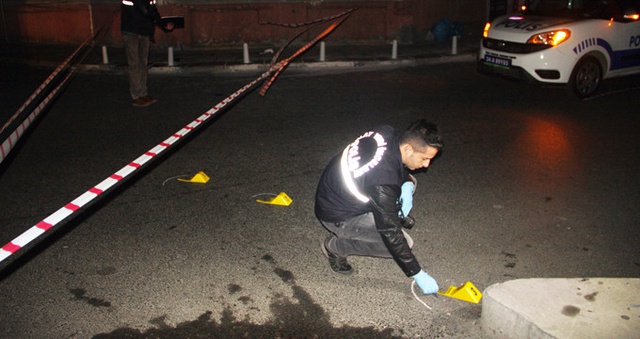 Kağıthane'de Maganda Kurşunu, Kaldırımda Yürüyen Vatandaşı Vurdu