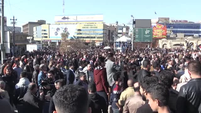  <a class='keyword-sd' href='/suleymaniye/' title='Süleymaniye'>Süleymaniye</a>'de Protesto: Barzani'nin Partisinin Ofisi Ateşe Verildi!