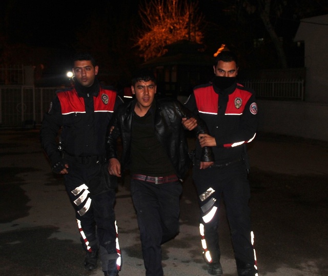 Polisten Kaçtı, Yakalanınca İşi Pişkinliğe Vurdu: Bu Alemde Unutulan Değil İz Bırakan Ol