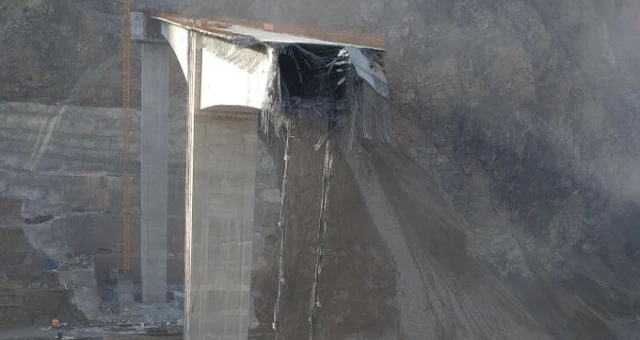 Türkiye'nin En Büyük Viyadük Asma Köprüsü, Hizmete Açılamadan Çöktü