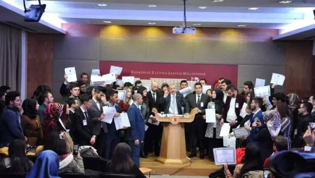 Sağlıkçılar Uyarıyor: 470 Bin Diplomalı Sağlıkçı Atanmayı Bekliyor