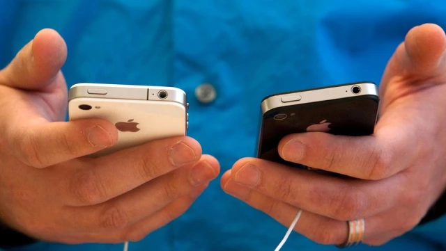 Eski İphone'lardaki 'Kasıtlı Yavaşlatma' Nedeniyle Kullanıcılar Apple'a Dava Açıyor