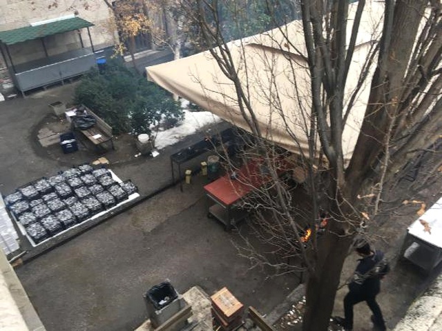 Meclis'te Mangallar Yakıldı, Vekillere 1 Ton Hamsi İkram Edildi