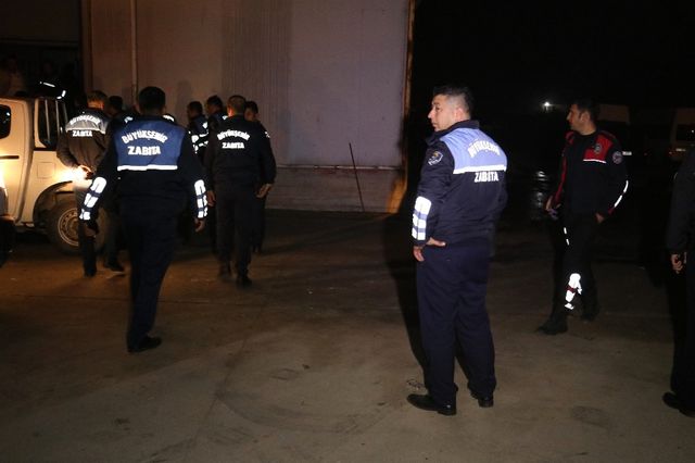 Adana'da İğrenç Görüntü! 3 Ton Kaçak Kesilmiş Tavuk Ele Geçirildi