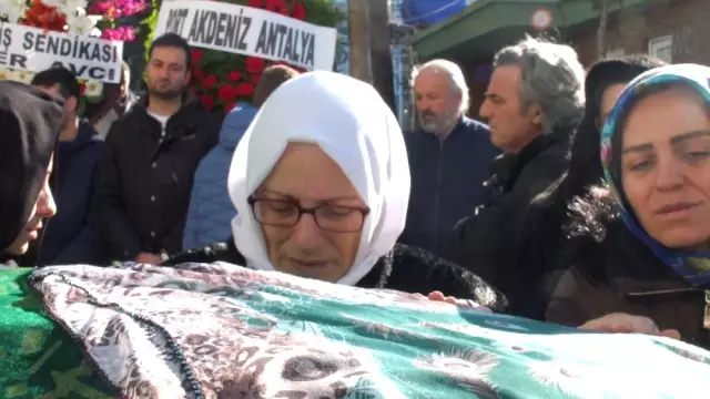 Cinnet Kurbanı Mühendis Kadın Son Yolculuğuna Uğurlandı