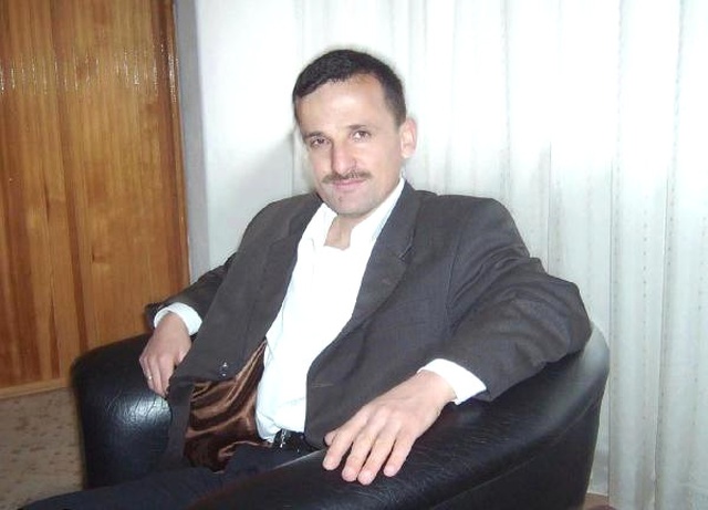 Motosikletli Saldırganlar Ellerini Kelepçeledikleri Esnafı Demir Çubuklarla Darp Etti